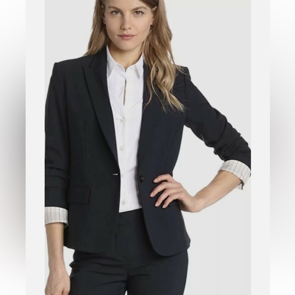 Theory // women's Black “Gabe” Blazer in Stretch Wool